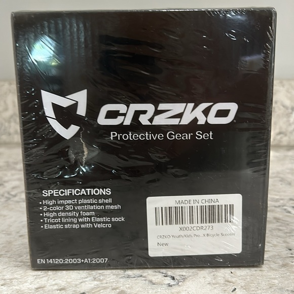 Protective Gear Set - Picture 3 of 12